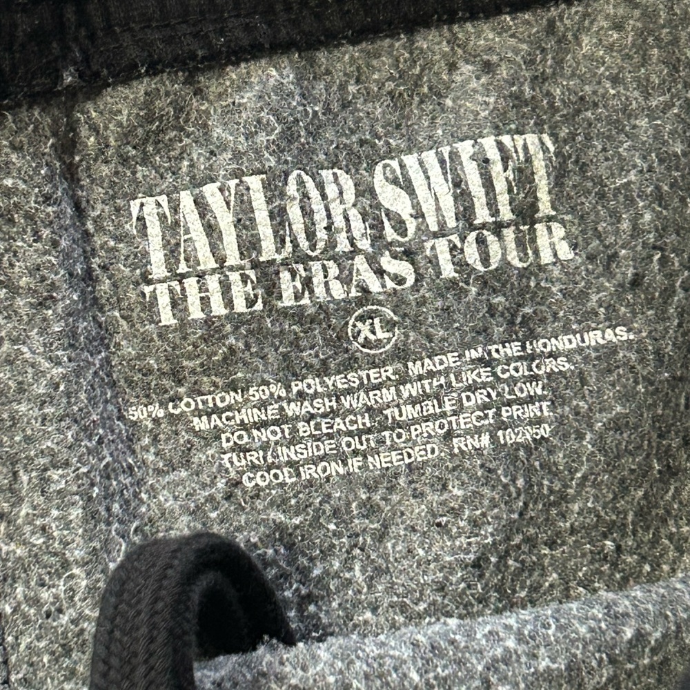 Taylor Swift Eras Tour Black XL Sweatpants - Picture 3 of 4